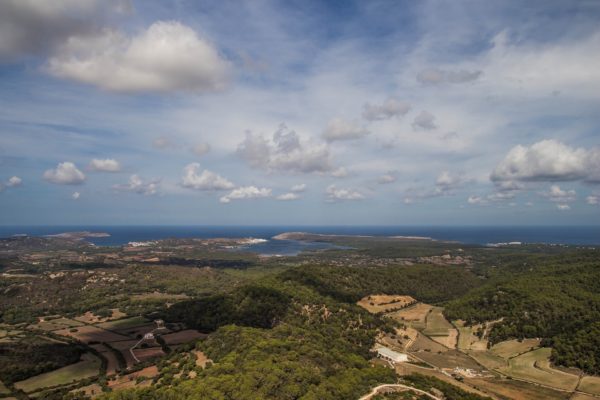Menorcas Landschaft: Ausblick vom Monte Toro über die Insel